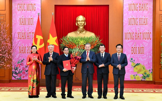 Tổng Bí thư Tô Lâm trao Quyết định thành lập Đảng bộ, tổ chức bộ máy, chức năng nhiệm vụ và chỉ định Bí Thư Đảng ủy Chính phủ nhiệm kỳ 2020-2025