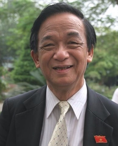 GS Nguyễn Lân Dũng.