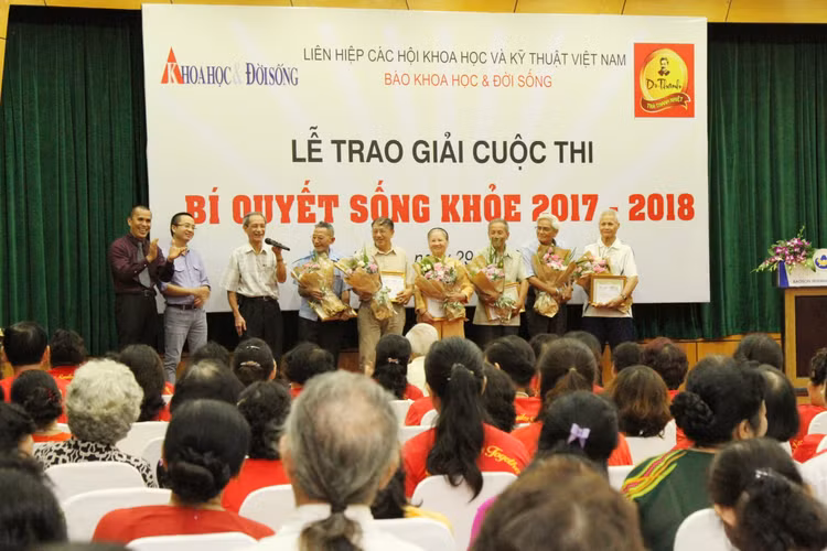 Lễ trao giải cuộc thi BQSK được KH&amp;ĐS tổ chức năm 2018.