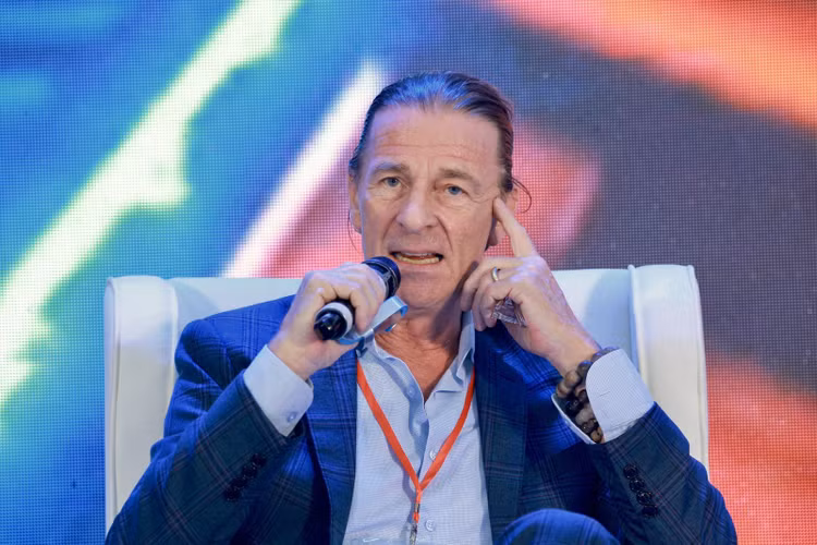 Dominic Scriven OBE - Chủ tịch Hội đồng Quản trị Công ty DCVFM.