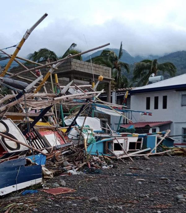 Siêu bão Noru gây thiệt hại khi tấn công đảo Luzon. Ảnh: Inquirer