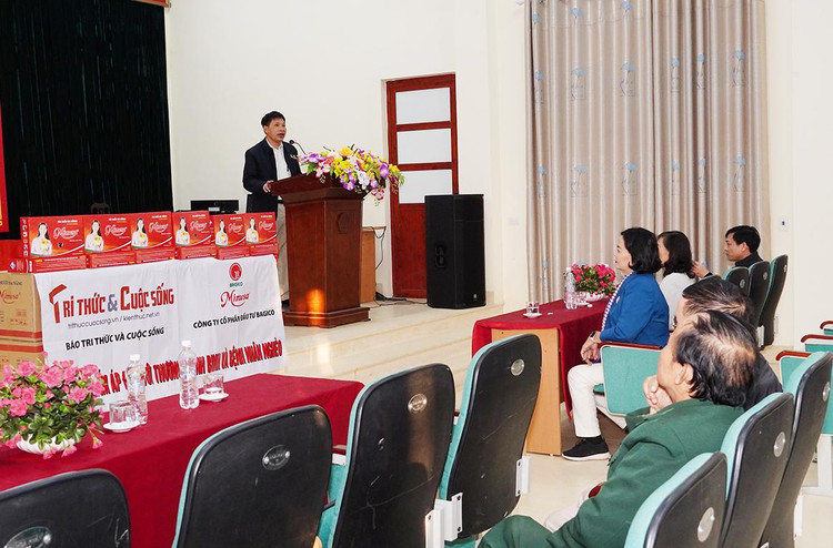 Đồng chí Nguyễn Văn Tuấn, Bí thư Đảng ủy, Giám đốc Trung tâm đã thay mặt 40 thương bệnh binh nặng của 21 tỉnh thành phố trên toàn quốc và 30 cán bộ viên chức của Trung tâm cảm ơn Báo Tri thức &amp; cuộc sống, Cty cổ phần Bagico không chỉ động viên chăm sóc các thương bệnh binh mà cả các y bác sĩ của trung tâm để các anh chị có sức khỏe tốt, phục vụ các thương bệnh binh được tốt hơn.