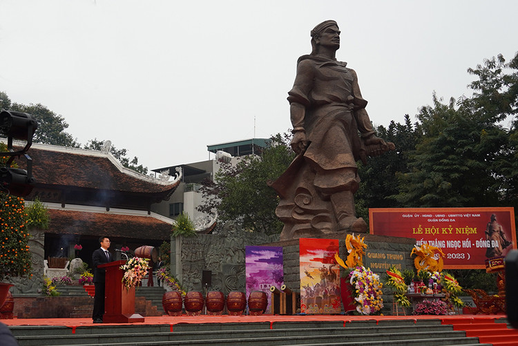 Trong diễn văn tại lễ kỷ niệm, Chủ tịch UBND quận Đống Đa Lê Tuấn Định khẳng định: Chiến thắng Ngọc Hồi - Đống Đa ghi dấu nghệ thuật quân sự tuyệt vời của Hoàng đế Quang Trung. Bằng thắng lợi này, nhân dân ta đã đập tan mộng xâm lược của ngoại bang, giữ vững nền độc lập chủ quyền của dân tộc.