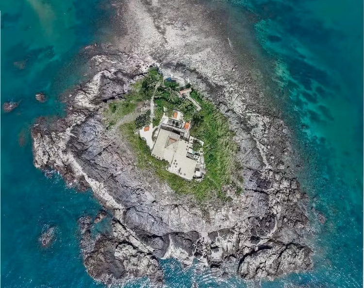 Hòn Bà đẹp lung linh nhìn từ trên cao (Ảnh 52Hz) Hòn Bà đẹp lung linh nhìn từ trên cao (Ảnh 52Hz)