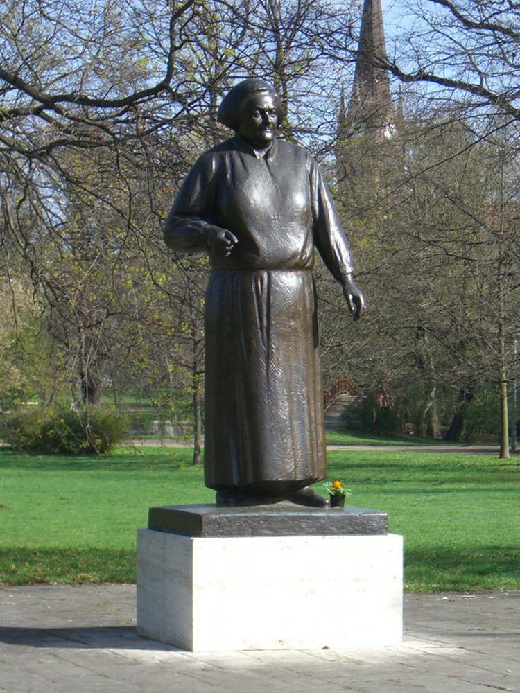 Tượng đài Clara Zetkin ở Leipzig, Đức.