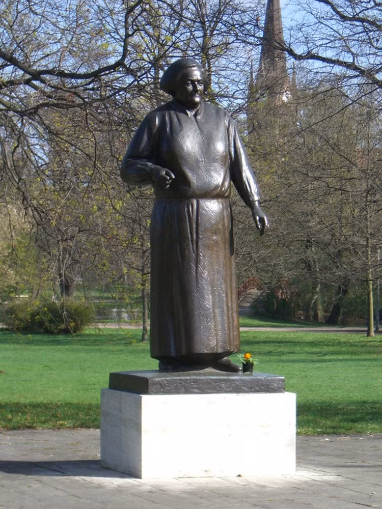 Tượng đài Clara Zetkin ở Leipzig, Đức.
