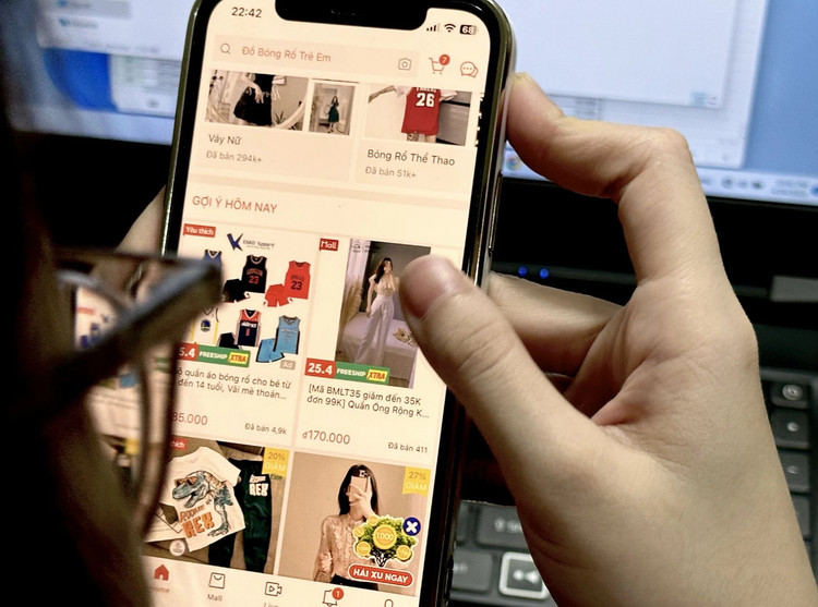 Nhiều chiêu trò lừa đảo bằng các chương trình giảm giá, khuyến mại hay rút thăm trúng thưởng.