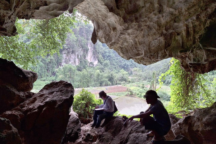 Khảo sát hang Thẳm Pán (xã Quảng Khê, huyện Ba Bể). Ảnh: Cổng TTĐT Tỉnh Bắc Kạn.