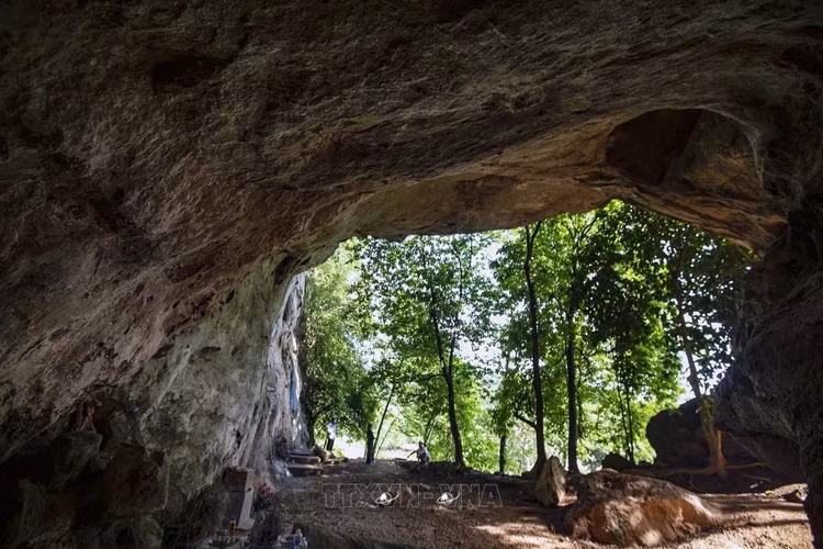 Mái đá Làng Vành. Ảnh: TTXVN.