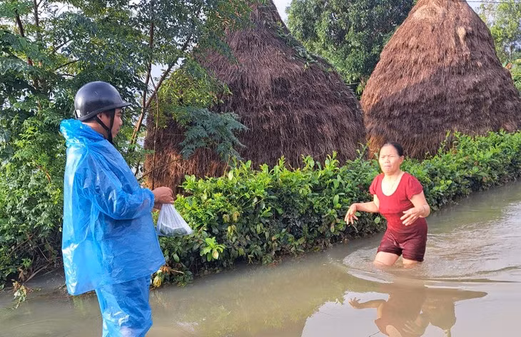 Rất nhiều người, ý thức được sự nguy hiểm, đã nhanh chóng “bỏ của chạy lấy người”, di chuyển ra khỏi nhà và chỉ mang theo một số vật dụng đơn giản, những tài sản còn lại đành phải phó thác cho may mắn.