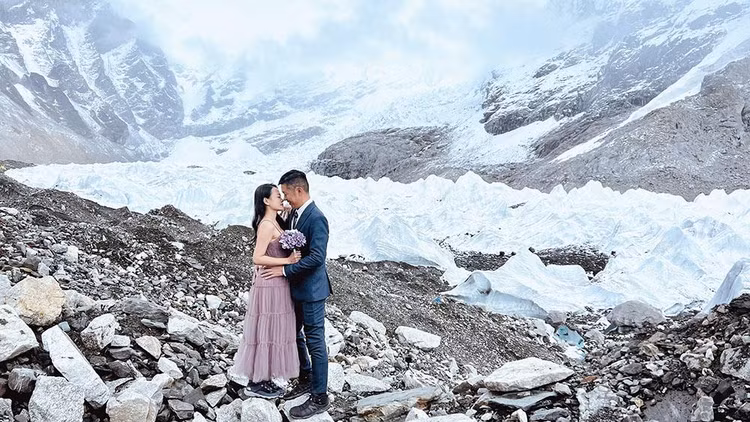 Được biết trước khi đến với nhau, anh Cường và chị Linh đều đã trải qua cuộc hôn nhân thất bại nên rất trân trọng một cuộc sống gia đình hạnh phúc. Cả hai anh chị tình cờ gặp nhau trong cộng đồng sức khoẻ sinh lý và cùng chung hoài bão phổ biến những kiến thức về sinh lý với hạnh phúc gia đình tới xã hội. Ý tưởng lớn kèm theo nhiều khó khăn khi cùng nhau thực hiện công việc đã gắn kết cặp đôi với nhau. Từ đó hai anh chị đã tìm thấy được một nửa cuộc đời của mình.