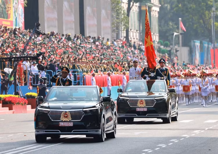 Hoạt động diễu binh, diễu hành là tâm điểm trong Lễ kỷ niệm 50 năm Ngày Giải phóng miền Nam, thống nhất đất nước. Thu hút sự quan tâm của đông đảo quần chúng nhân dân TP HCM, đồng bào cả nước và du khách quốc tế.