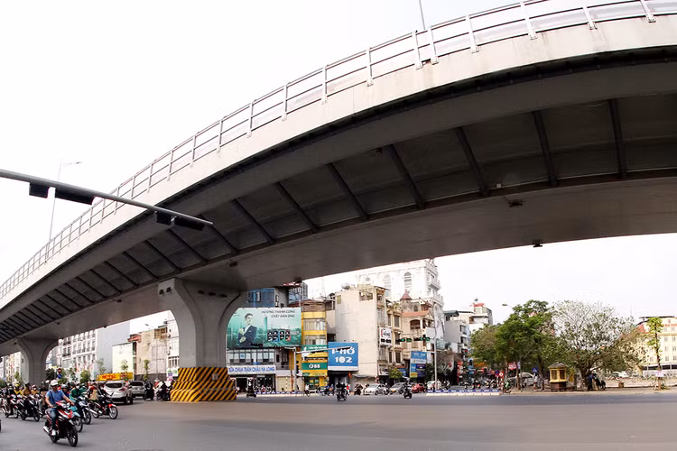 F88 trên đường Trường Chinh (Quận Đống Đa)