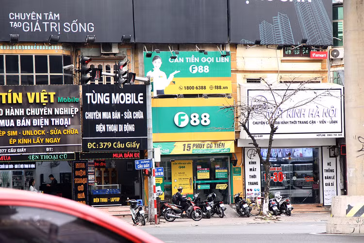 F88 địa chỉ 381 Cầu Giấy (Quận Cầu Giấy) vẫn mở cửa hoạt động bình thường.