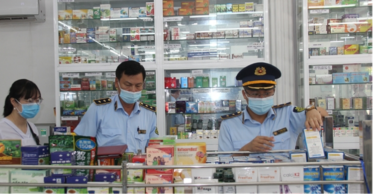 Cơ quan chức năng kiểm tra tại cơ sở kinh doanh thuốc, TPCN – Hình minh hoạ.