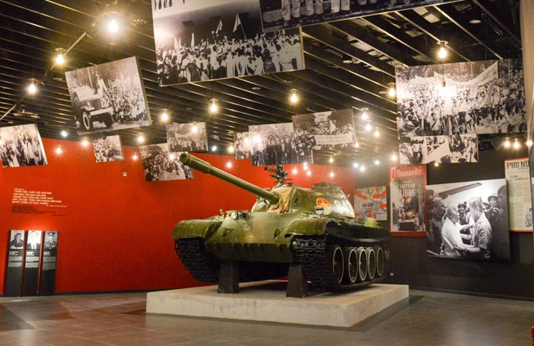 Xe tăng T-54 số hiệu 843. Ảnh: Báo điện tử - Đảng Cộng sản Việt Nam.