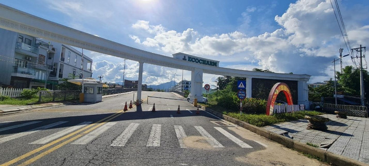 Khu đô thị sinh thái Eco Charm nằm trên địa bàn phường Hòa Hiệp Nam, quận Liên Chiểu, TP Đà Nẵng, ngay chân cầu Nam Ô thơ mộng.