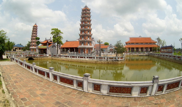 Chùa Hoằng Phúc được nhắc đến trong sử Việt từ đầu thế kỷ 14 là ngôi chùa có lịch sử lâu đời nhất miền Trung.