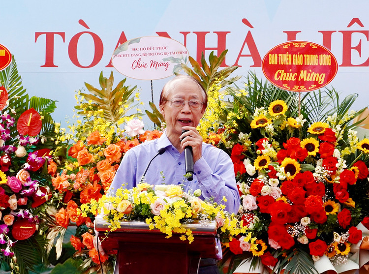 Tiến sĩ Phạm Văn Tân, Phó Chủ tịch kiêm Tổng Thư ký Khóa VII, nhiệm kỳ 2015 - 2020.