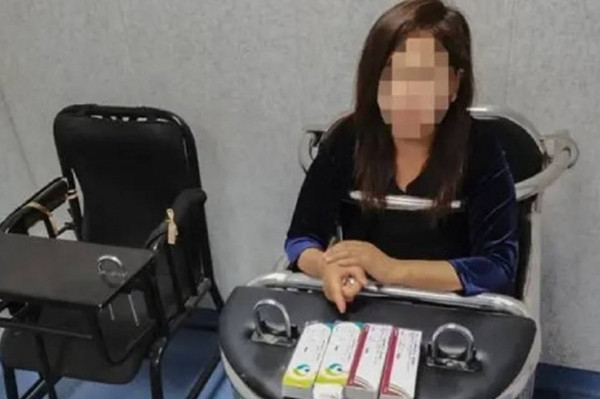 Lý tại đồn cảnh sát. Lý tại đồn cảnh sát.