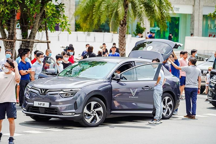 Việt Nam tiếp tục đứng thứ 4 trong khu vực Đông Nam Á về lượng ôtô tiêu thụ trong 8 tháng đầu năm 2022.