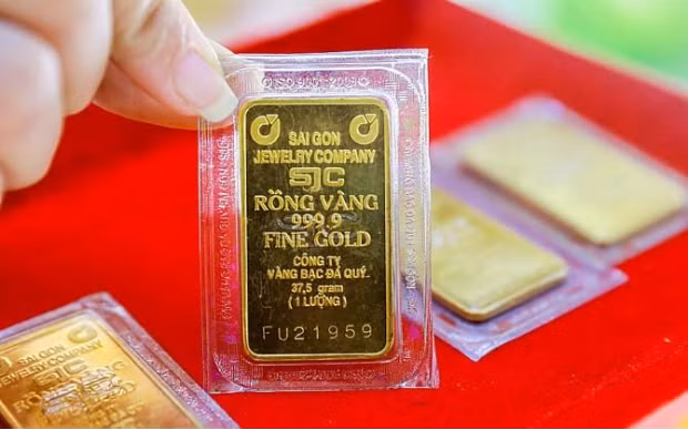 Vàng SJC vọt tăng lên 92 triệu đồng/lượng sáng 15/5.