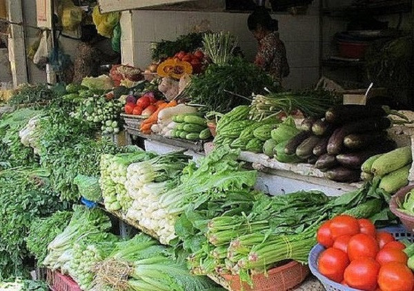 Nhiều loại rau xanh tăng 10 - 20% so với tháng trước.