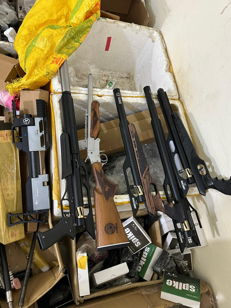 12 khẩu súng các loại bị thu giữ