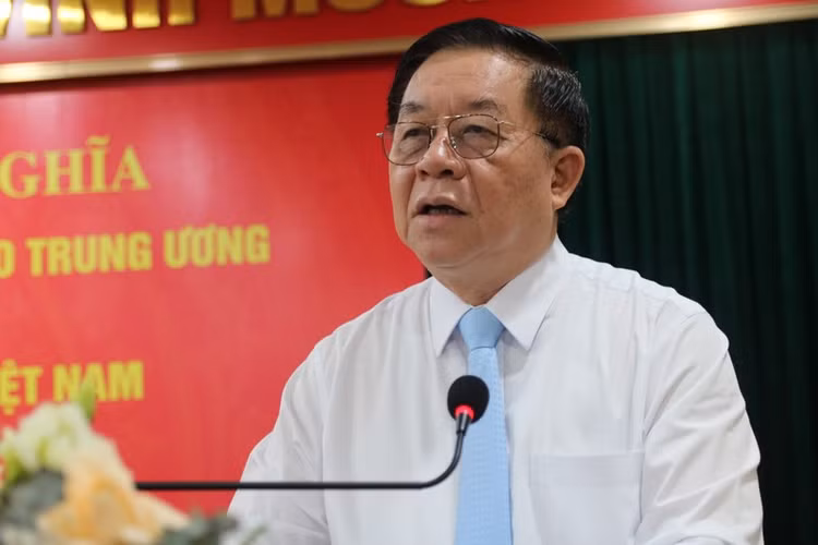 Trưởng ban Tuyên giáo Trung ương Nguyễn Trọng Nghĩa phát biểu tại buổi làm việc chiều 23/4. Ảnh: Mai Loan.