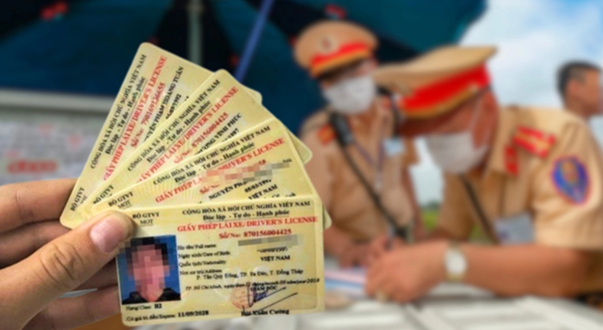 Trừ điểm giấy phép lái xe có răn đe được “tổ lái”? - Ảnh minh hoạ Trừ điểm giấy phép lái xe có răn đe được “tổ lái”? - Ảnh minh hoạ