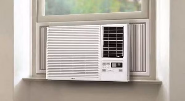 Máy điều hòa cửa sổ là loại máy lạnh được gắn trên bệ cửa sổ, với dàn nóng được bố trí hướng ra ngoài, còn dàn lạnh hướng vào trong phòng. Ảnh: IT