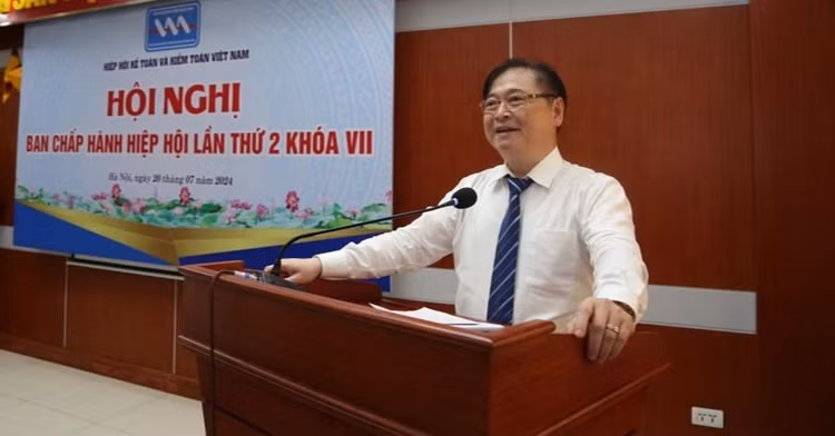 Chủ tịch VUSTA Phan Xuân Dũng phát biểu tại hội nghị.