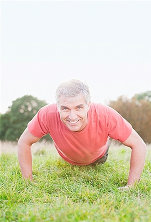 Tập thể dục là một trong những cách quan trọng để ngăn ngừa loãng xương - Ảnh minh họa