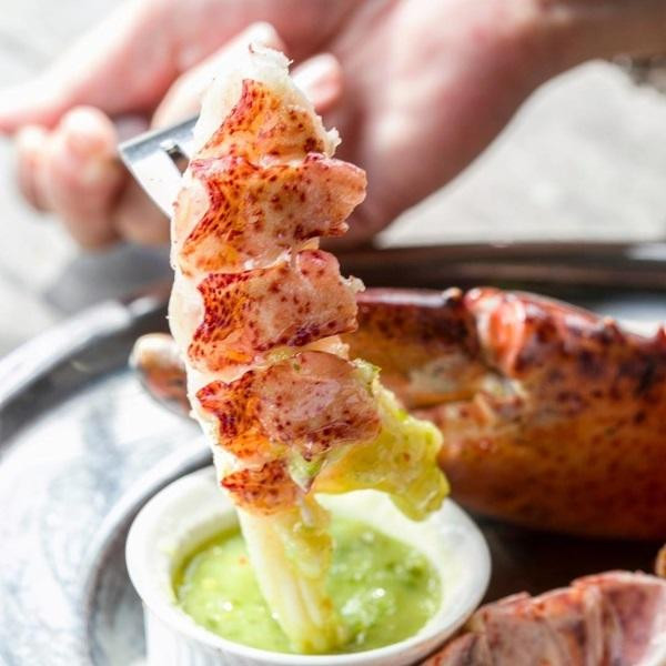 Chế biến tôm hùm không phải là việc dễ dàng