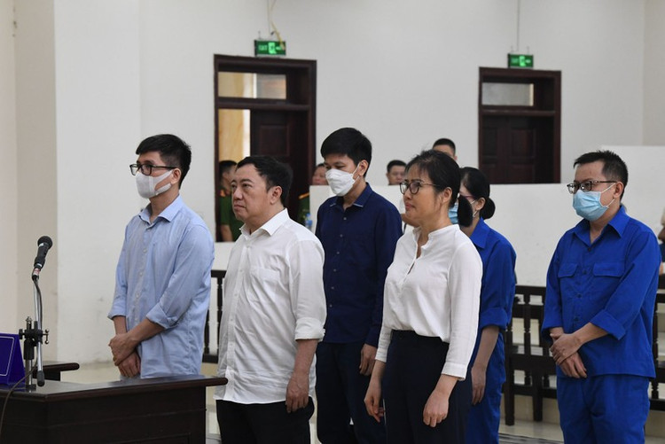 Phúc thẩm vụ AIC - các bị cáo tại phiên tòa.