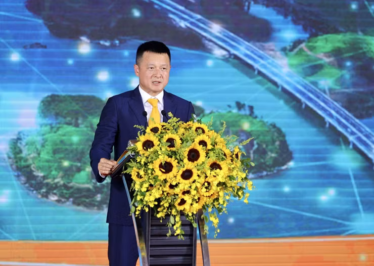 CT HĐQT Sun Group Đặng Minh Trường - Đại diện chủ đầu tư tuyến Tiên Yên - Móng Cái dài 64km. CT HĐQT Sun Group Đặng Minh Trường - Đại diện chủ đầu tư tuyến Tiên Yên - Móng Cái dài 64km.