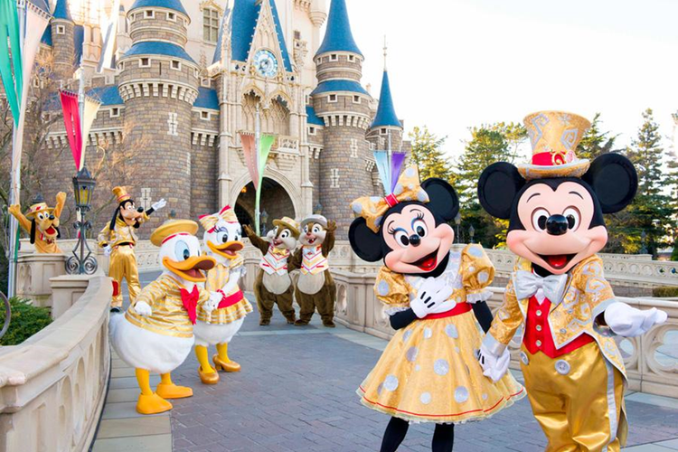 Disneyland với thế giới trải nghiệm đa dạng, hấp dẫn, thu hút hàng triệu du khách mỗi năm.