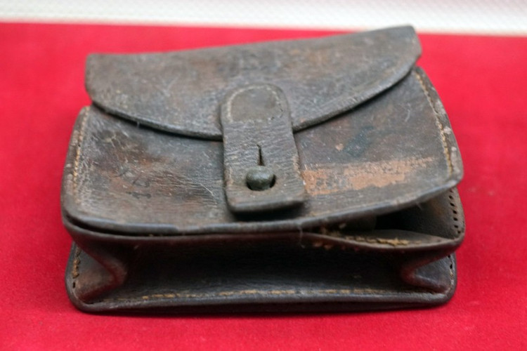 Bao đựng đạn của đồng chí Nguyễn Văn Thụ trong cuộc khởi nghĩa Bắc Sơn, tháng 9/1940.