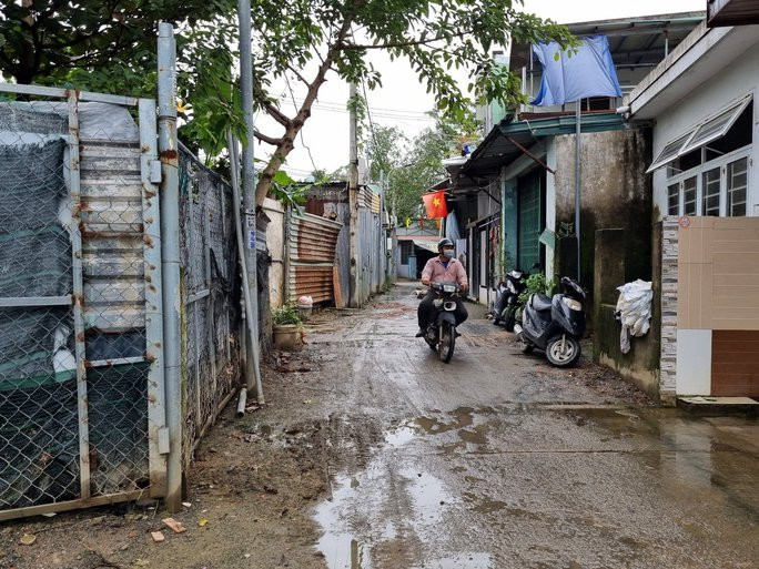 Người dân đang sinh sống trên các phần đất thuộc 238 sổ đỏ ở khu vực thuộc ga đường sắt cũ