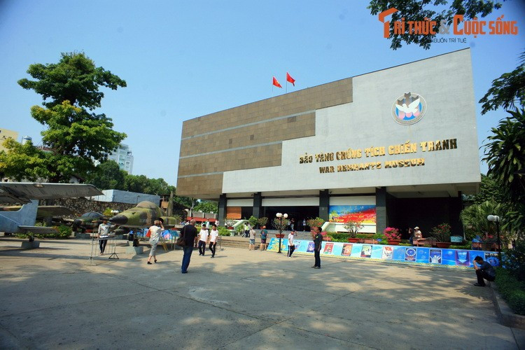 Tòa nhà chính của Bảo tàng Chứng tích chiến tranh.