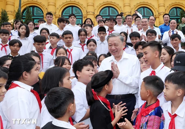 Chủ tịch nước Tô Lâm với các đại biểu. Ảnh: TTXVN. Chủ tịch nước Tô Lâm với các đại biểu. Ảnh: TTXVN.