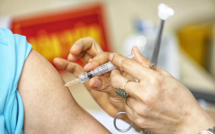 Mỹ phê duyệt vaccine ngừa virus hợp bào hô hấp (RSV) ảnh 1