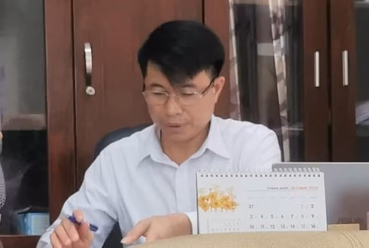 Ông Đặng Văn Tỵ - Chủ tịch UBND xã Thành Công bị đình chỉ công tác thêm 15 ngày.