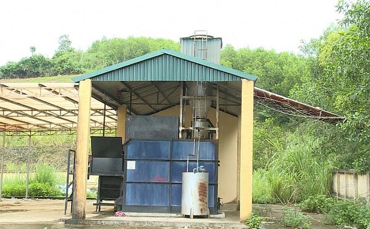 Chỉ sau 3 năm đi vào hoạt động, dự án xử lý rác thải tại huyện Như Xuân đã bộc lộ nhiều bất cập, hoạt động cầm chừng rồi bỏ hoang, gây lãng phí tiền ngân sách Nhà nước, tài nguyên đất đai.