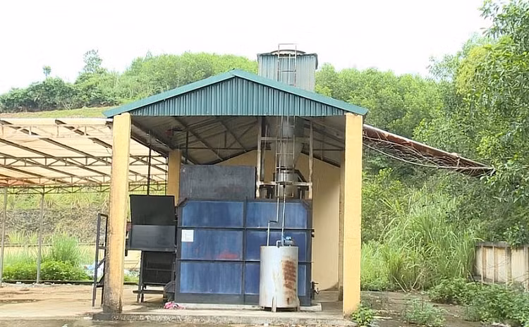 Chỉ sau 3 năm đi vào hoạt động, dự án xử lý rác thải tại huyện Như Xuân đã bộc lộ nhiều bất cập, hoạt động cầm chừng rồi bỏ hoang, gây lãng phí tiền ngân sách Nhà nước, tài nguyên đất đai.