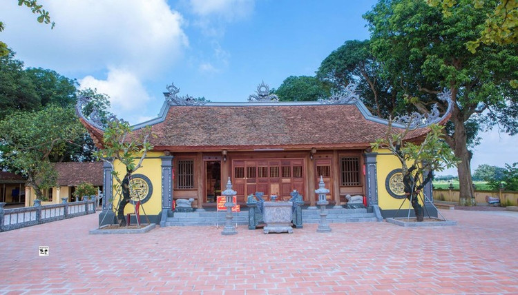 Đền Đươi lưu giữ được nhiều đồ thờ, tế tự và cổ vật có giá trị. Ảnh: Quang Tiệp/Cổng Thông tin điện tử Đảng bộ Tỉnh Hải Dương.