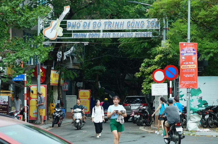 Phố đi bộ Trịnh Công Sơn từng được kỳ vọng là nơi sẽ diễn ra biểu diễn văn hóa nghệ thuật của Thủ đô.