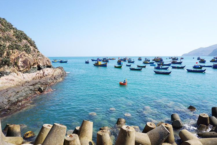 Kỳ Co - Eo Gió cũng là địa điểm đẹp của tỉnh Bình Định.