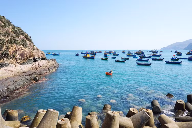 Kỳ Co - Eo Gió cũng là địa điểm đẹp của tỉnh Bình Định.