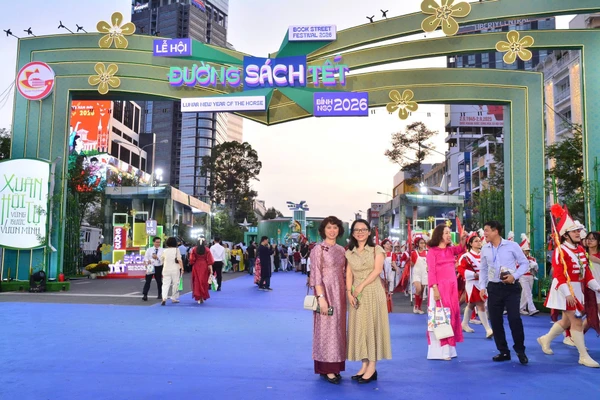 Đường sách Tết Bính Ngọ hút gần 1 triệu lượt khách